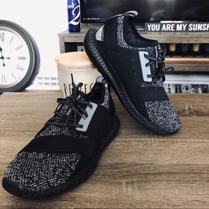 UnderArmour sneakers size 6